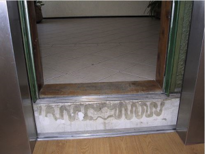 elevator-car-misaligned-with-landing-floors-elevatorbob-2010